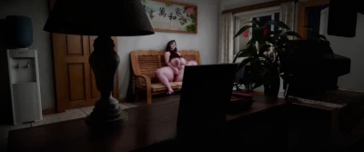 熟女吴秀芬與坦克駕駛員的激情故事，大屁股絲襪誘惑